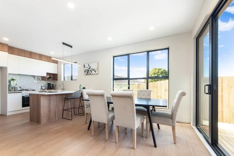 Photo of property in 7a Hewlett Road, Massey, Auckland, 0614