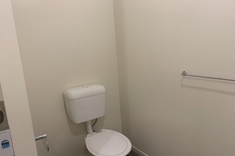 Photo of property in 15/242 Great North Road, Henderson, Auckland, 0612