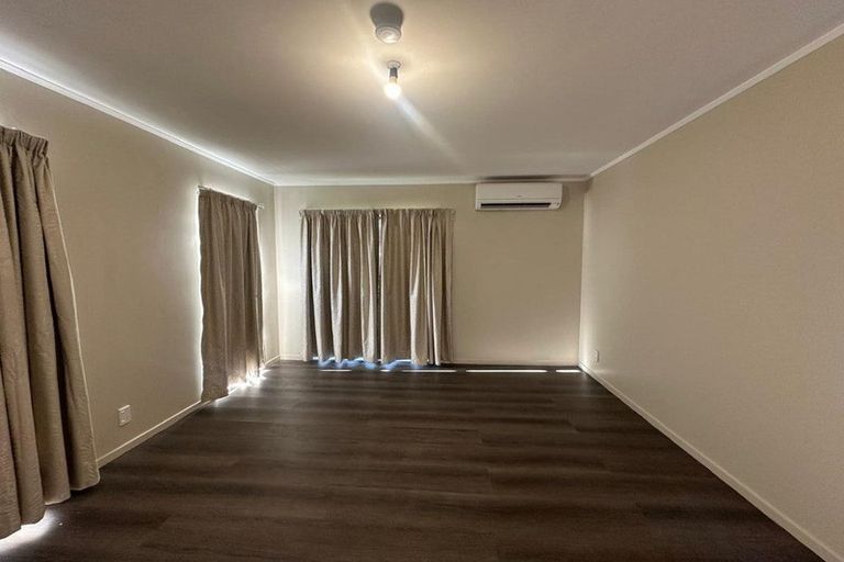 Photo of property in 11 Muirfield Street, Wattle Downs, Auckland, 2103