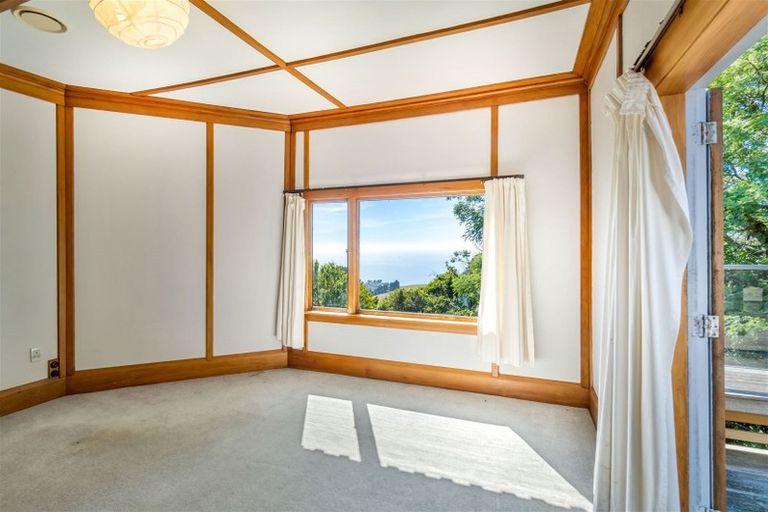 Photo of property in 1 Broadleaf Lane, Heathcote Valley, Christchurch, 8081
