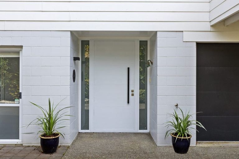 Photo of property in 2/4 Holt Avenue, Torbay, Auckland, 0630