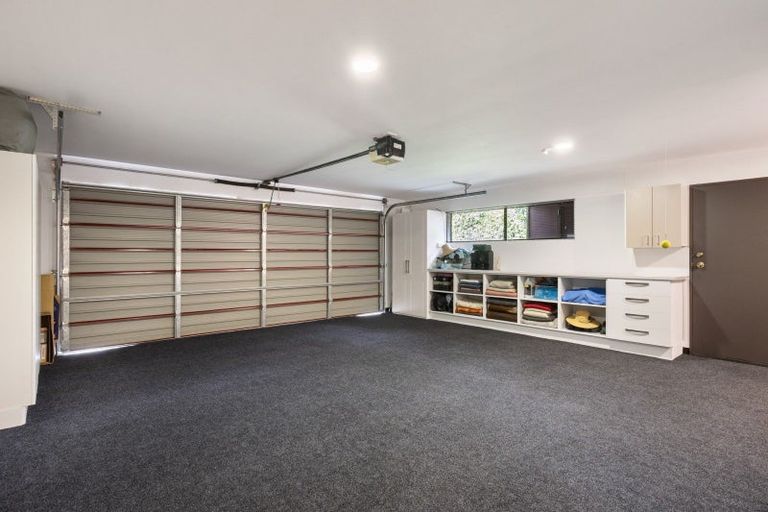 Photo of property in 18 Clifton Terrace, Fitzherbert, Palmerston North, 4410
