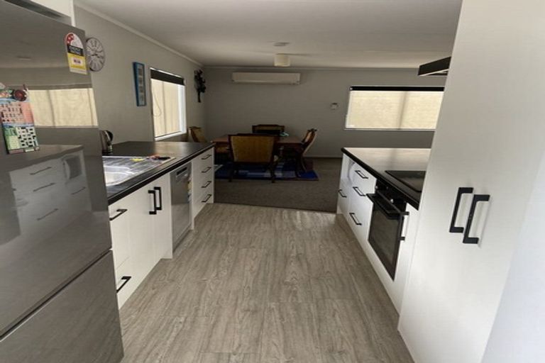 Photo of property in 43b Langstone Street, Welcome Bay, Tauranga, 3112