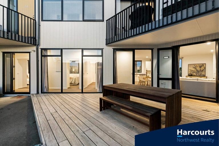 Photo of property in 284 Hobsonville Point Road, Hobsonville, Auckland, 0616