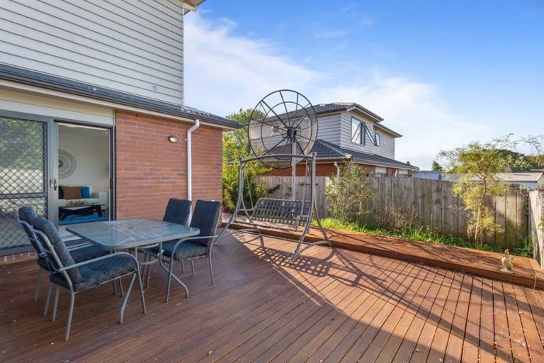 Photo of property in 3155a Great North Road, New Lynn, Auckland, 0600