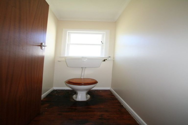 Photo of property in 49 Lyndfield Lane, Newlands, Wellington, 6037