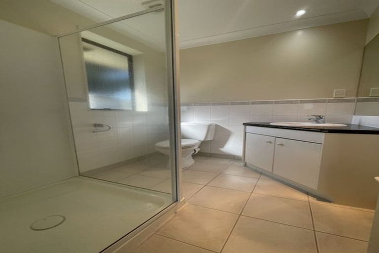 Photo of property in 12 Lansell Drive, East Tamaki Heights, Auckland, 2016