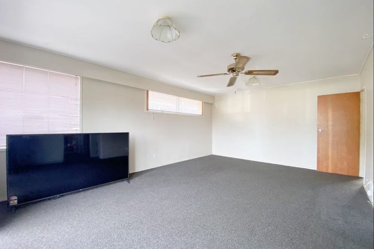 Photo of property in 2/1 Hill Road, Papatoetoe, Auckland, 2025