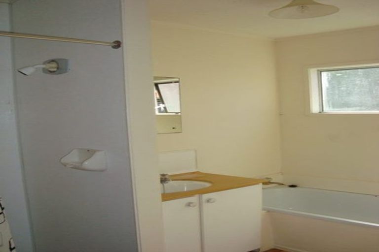 Photo of property in 2/3 Northwick Place, Hillcrest, Auckland, 0627