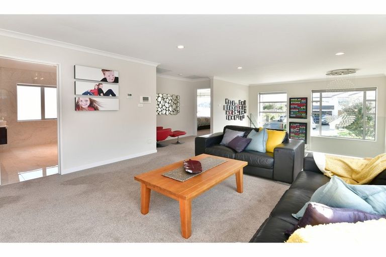 Photo of property in 13 Harvest Avenue, Orewa, 0931