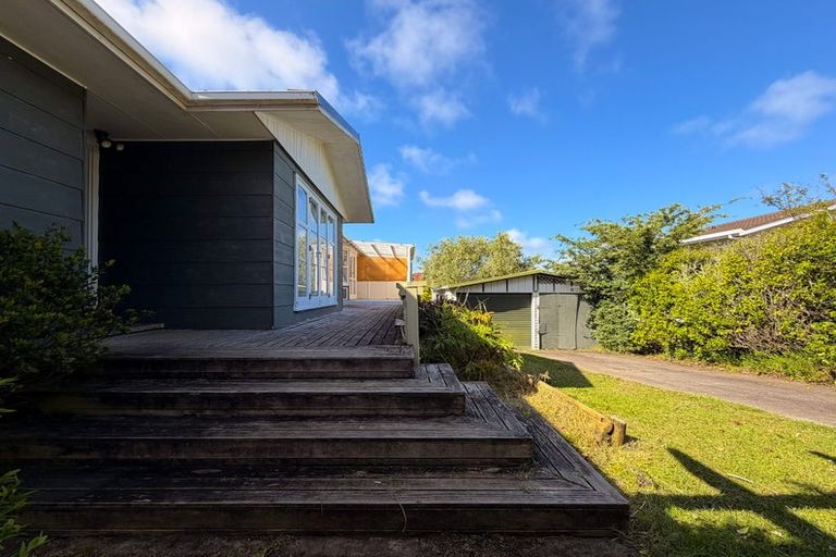 Photo of property in 145 Chivalry Road, Glenfield, Auckland, 0629