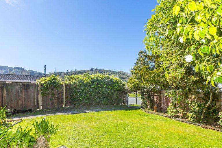 Photo of property in 21f1- Roband Crescent, Brown Owl, Upper Hutt, 5018