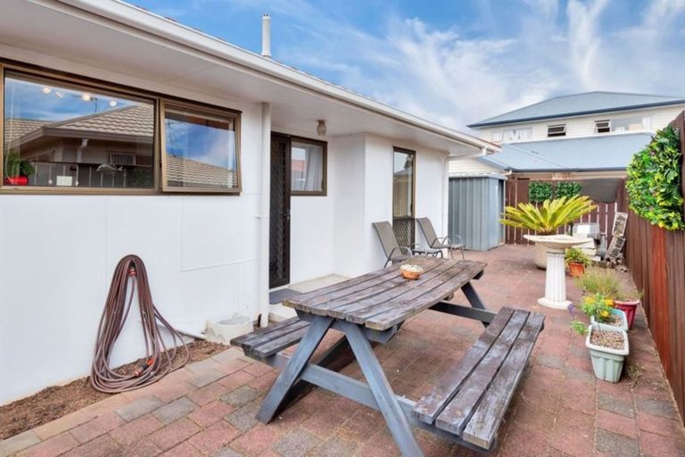 Photo of property in 1/27 Scott Road, Papakura, 2110