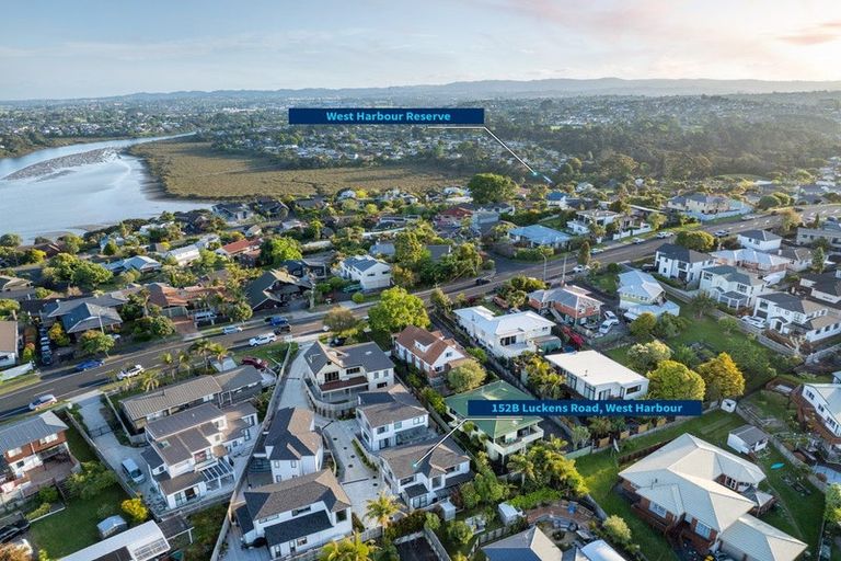 Photo of property in 152b Luckens Road, West Harbour, Auckland, 0618