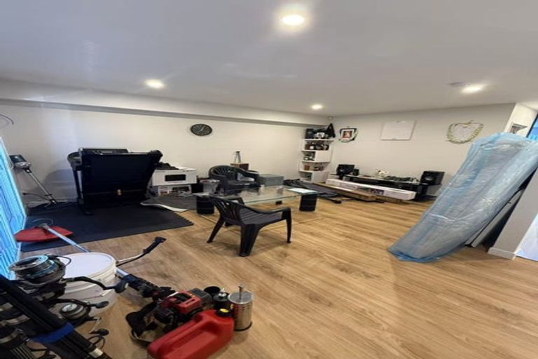 Photo of property in 309 Don Buck Road, Massey, Auckland, 0614