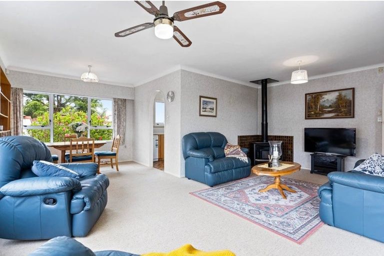 Photo of property in 10 Tomlinson Street, Hillpark, Auckland, 2102