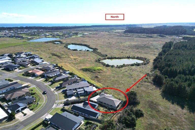 Photo of property in 13 Oxnam Place, Foxton Beach, Foxton, 4815