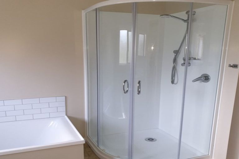 Photo of property in 4 Kendallvale Drive, Waiuku, 2123