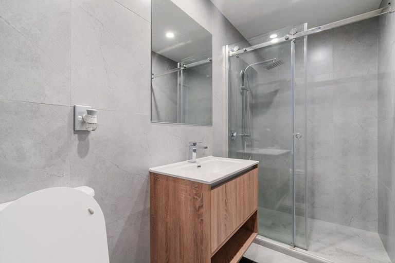 Photo of property in 1/1a Halsey Road, Manurewa, Auckland, 2102