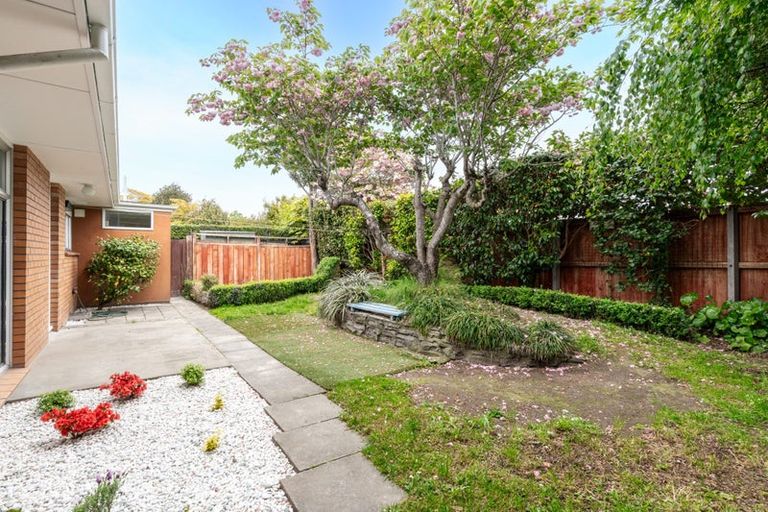Photo of property in 17 Tudor Avenue, Ilam, Christchurch, 8041