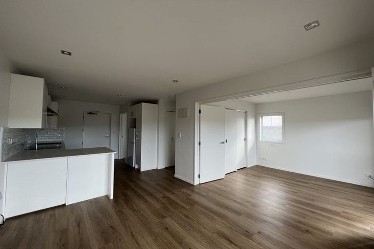 Photo of property in 13c/71 Spencer Road, Oteha, Auckland, 0632