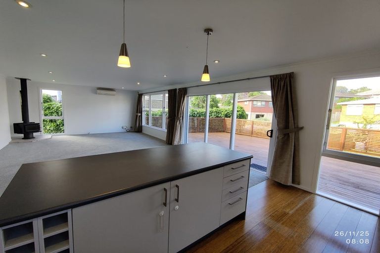 Photo of property in 25 Pooley Street, Pakuranga Heights, Auckland, 2010