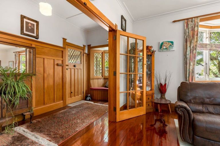 Photo of property in 6 Ross Street, Marton, 4710