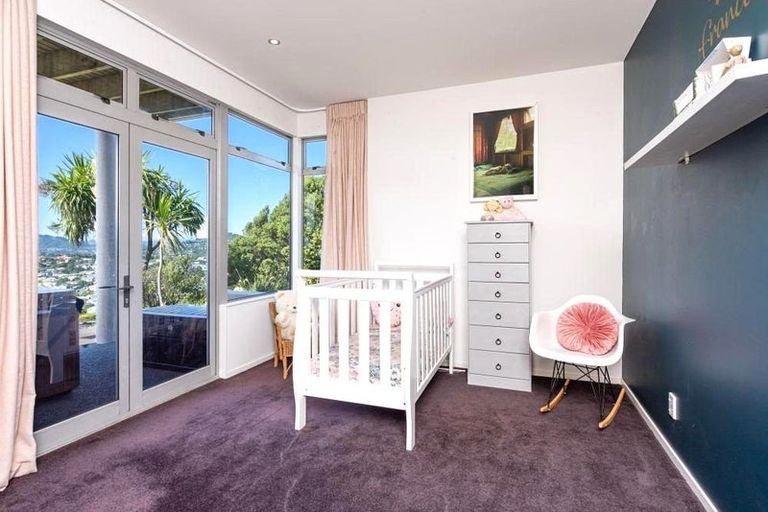 Photo of property in 9 Caughley Grove, Karori, Wellington, 6012