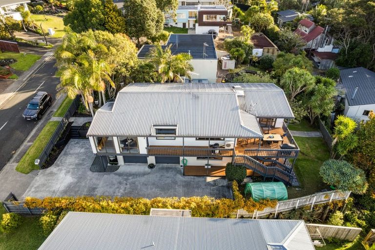 Photo of property in 32 Mcdowell Crescent, Hillcrest, Auckland, 0627