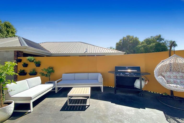 Photo of property in 2/41a Laurence Street, Waltham, Christchurch, 8011