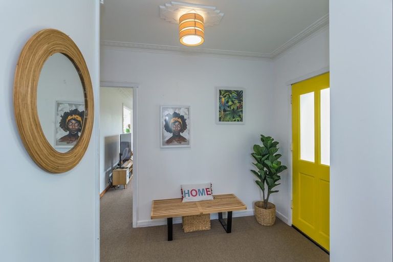 Photo of property in 9 Hannan Street, Levin, 5510