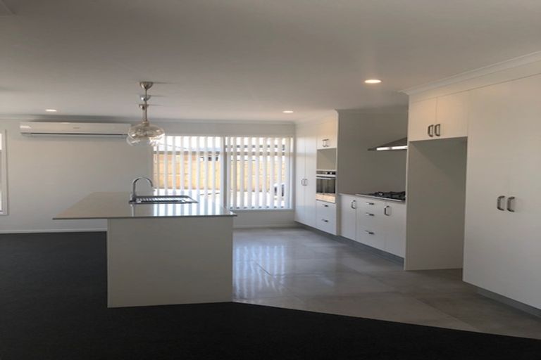 Photo of property in 21 Naeo Close, Papamoa Beach, Papamoa, 3118