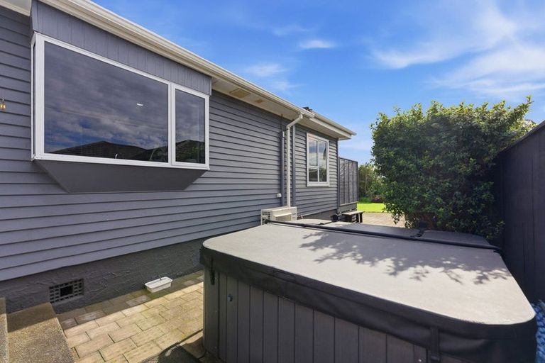Photo of property in 327 Carrington Street, Vogeltown, New Plymouth, 4310