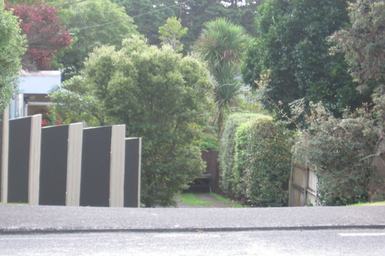 Photo of property in 1/68 Mcleod Road, Te Atatu South, Auckland, 0610