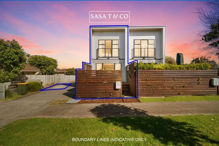 Photo of property in 2/16 Putini Road, Mangere Bridge, Auckland, 2022