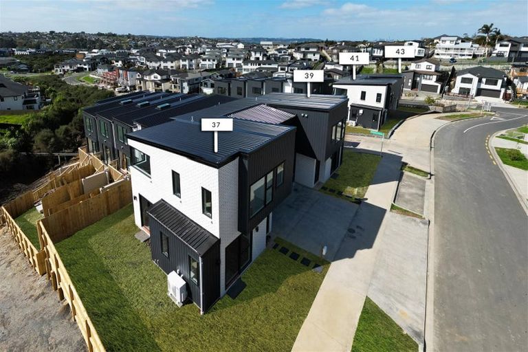 Photo of property in 37 Paina Crescent, Massey, Auckland, 0614