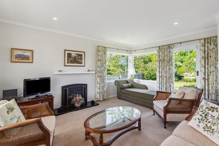 Photo of property in 6 Kaikomako Road, Waikanae, 5036