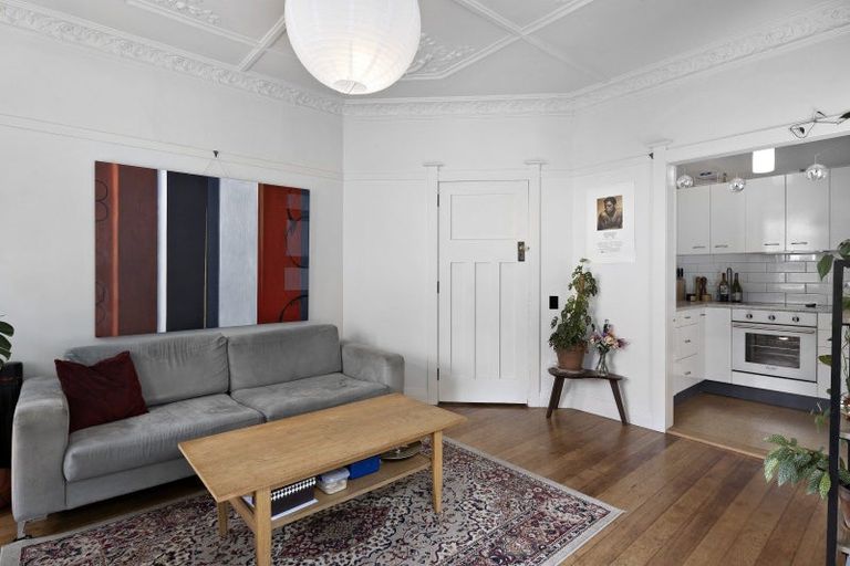 Photo of property in 24 Myrtle Crescent, Mount Cook, Wellington, 6021