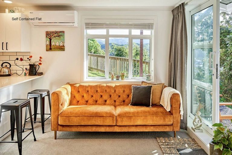 Photo of property in 16 Hudson Street, Island Bay, Wellington, 6023