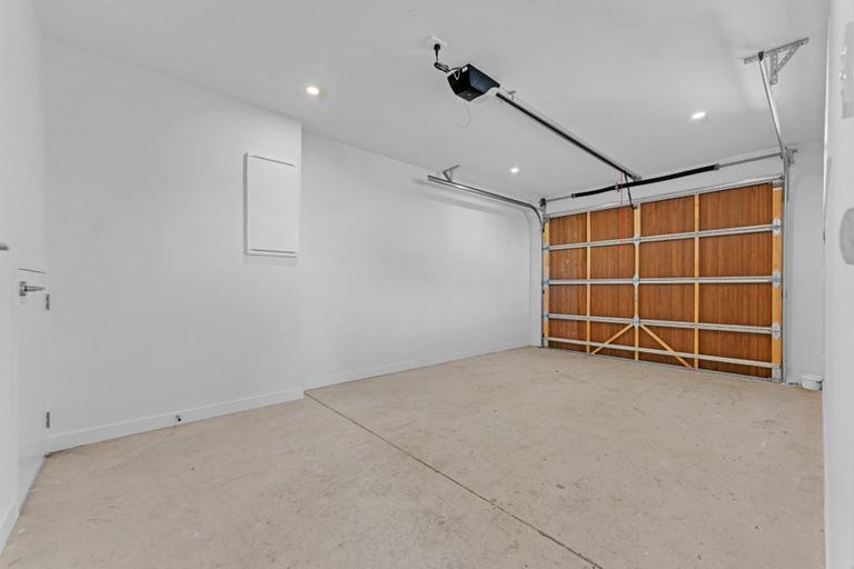 Photo of property in 2 Irwin Lane, Windsor Park, 0632