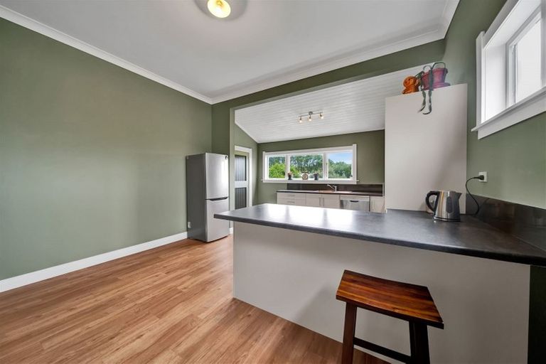 Photo of property in 335 Glover Road, Hawera, 4675