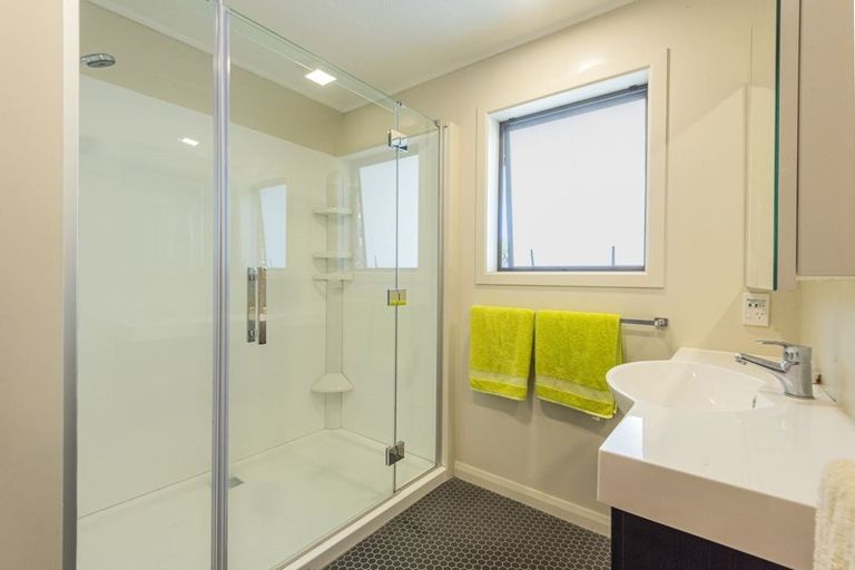 Photo of property in 1-2/8a Lilian Street, Te Kamo, Whangarei, 0112