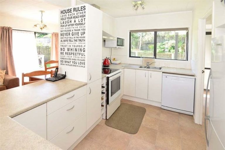 Photo of property in 81 Santiago Crescent, Unsworth Heights, Auckland, 0632