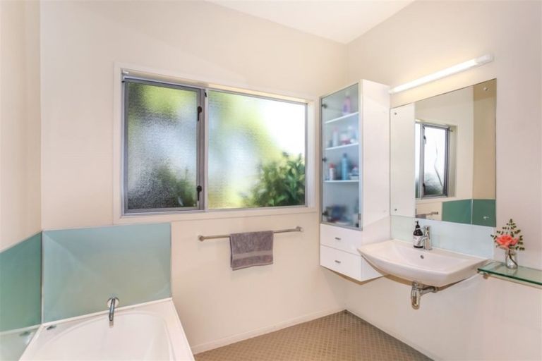 Photo of property in 122 Harrisville Road, Tuakau, 2121