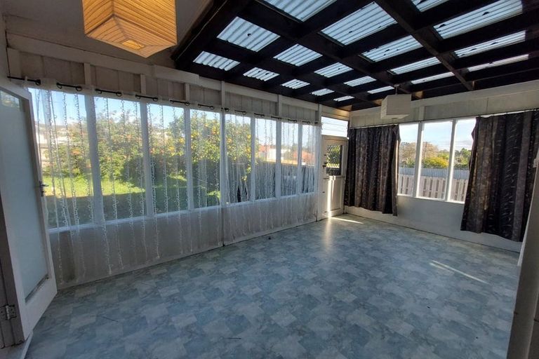 Photo of property in 3 Croydon Road, New Lynn, Auckland, 0600