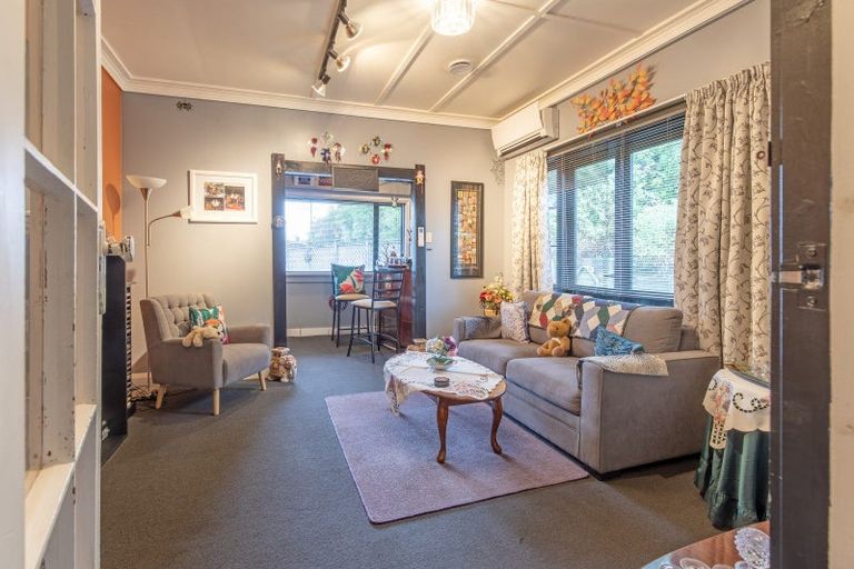 Photo of property in 33 Abbotsford Road, Waipawa, 4210