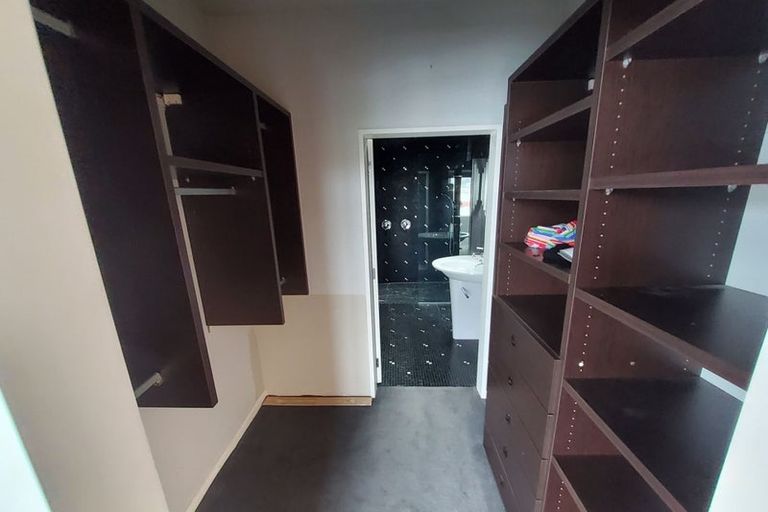 Photo of property in Grandstand Apartments, 38/80 Kent Terrace, Mount Victoria, Wellington, 6011