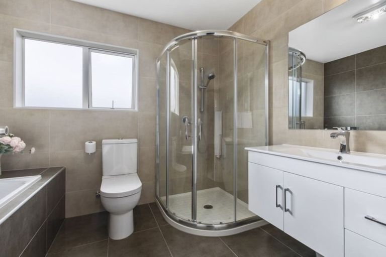 Photo of property in 64 Laurel Oak Drive, Schnapper Rock, Auckland, 0632