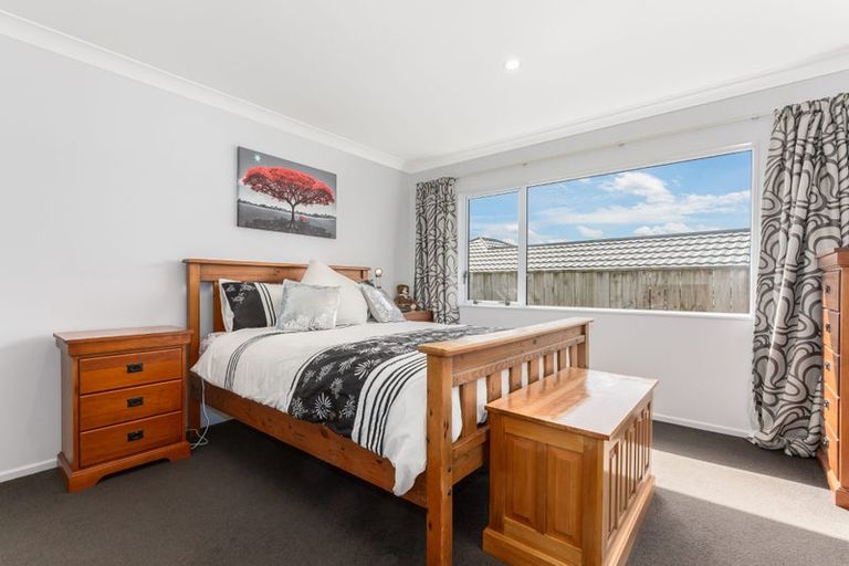 Photo of property in 4 Moonsail Drive, Whitby, Porirua, 5024