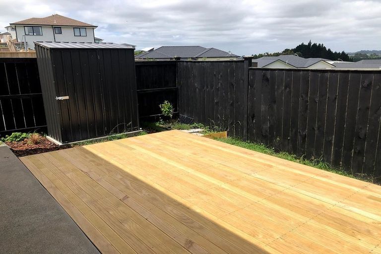 Photo of property in 13 Franheim Crescent, Orewa, 0931